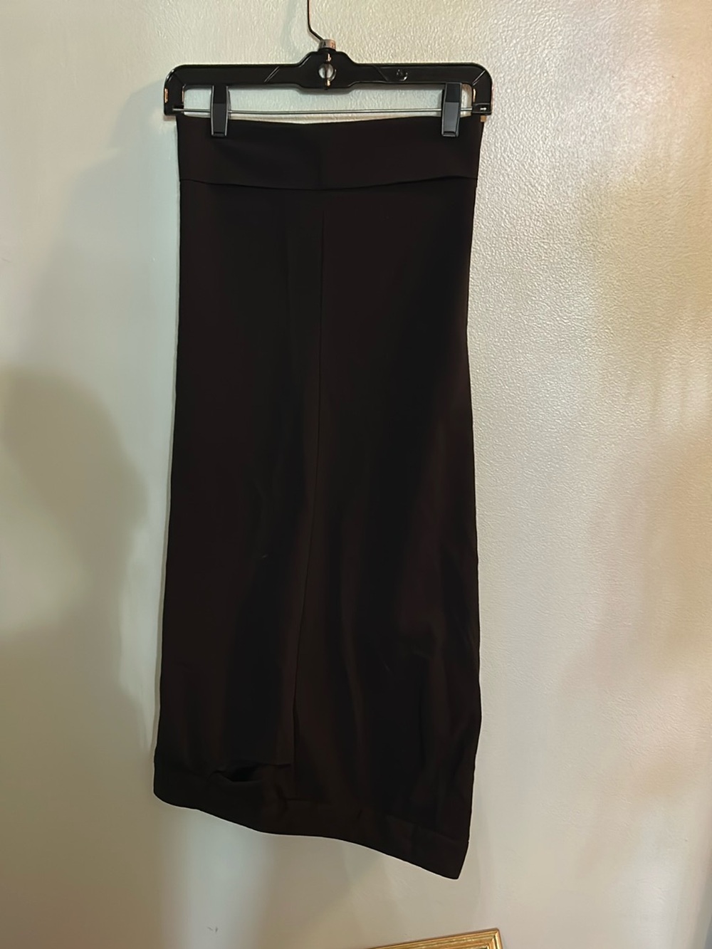 Avenue Black Pull-On Capris